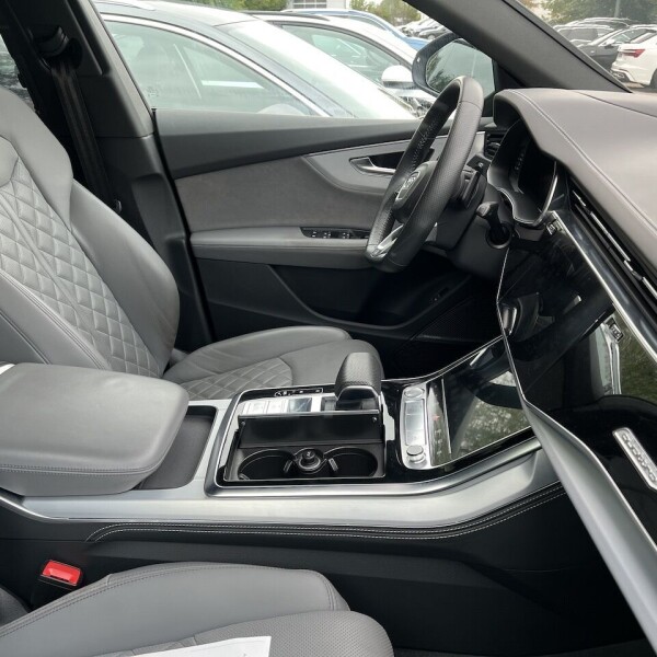 Audi Q8 из Германии (78229)