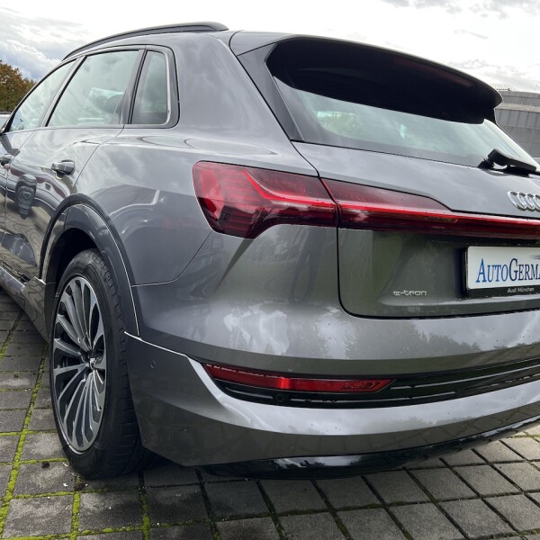 Audi e-tron из Германии (78634)