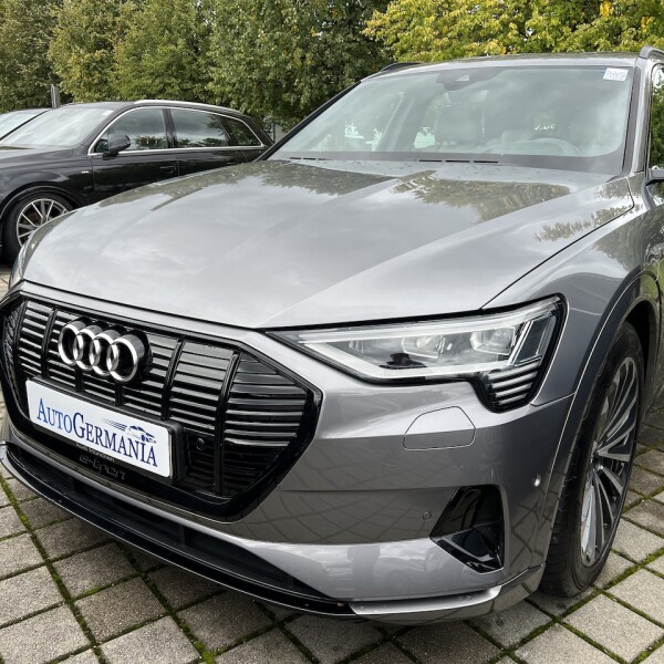 Audi e-tron из Германии (78624)