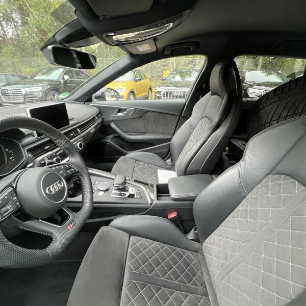 Audi RS4 из Германии (78801)