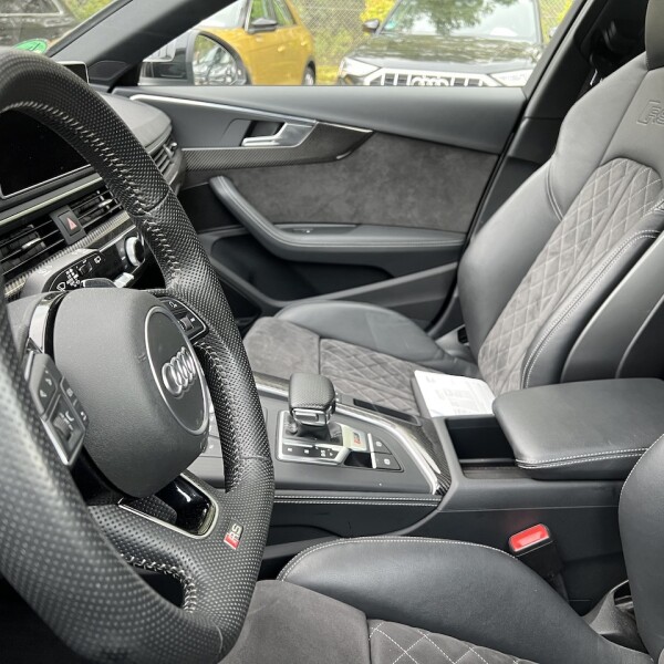 Audi RS4 из Германии (78800)