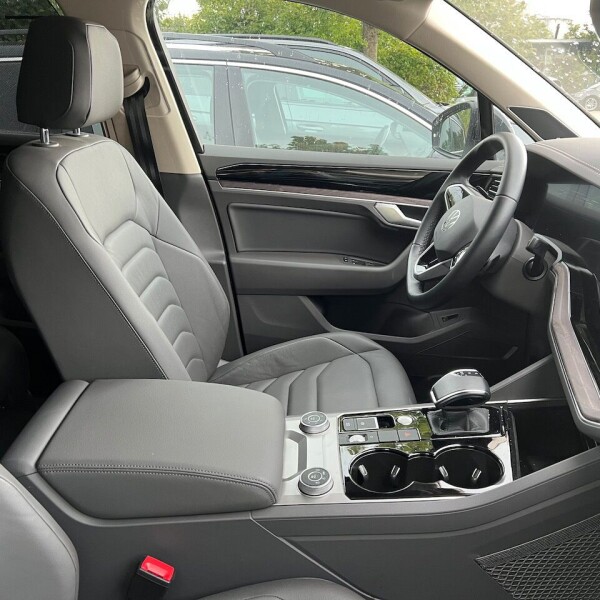 Volkswagen Touareg из Германии (78838)