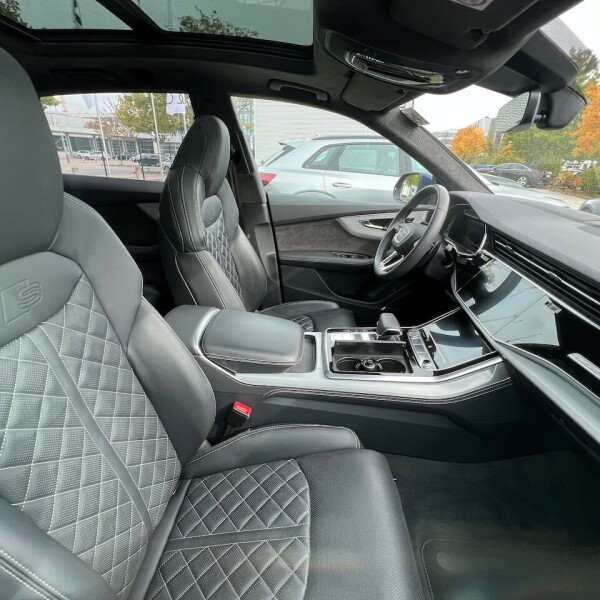Audi Q8 из Германии (79296)