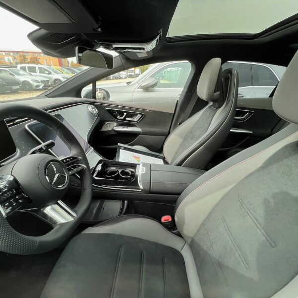 Mercedes-Benz EQE из Германии (79368)
