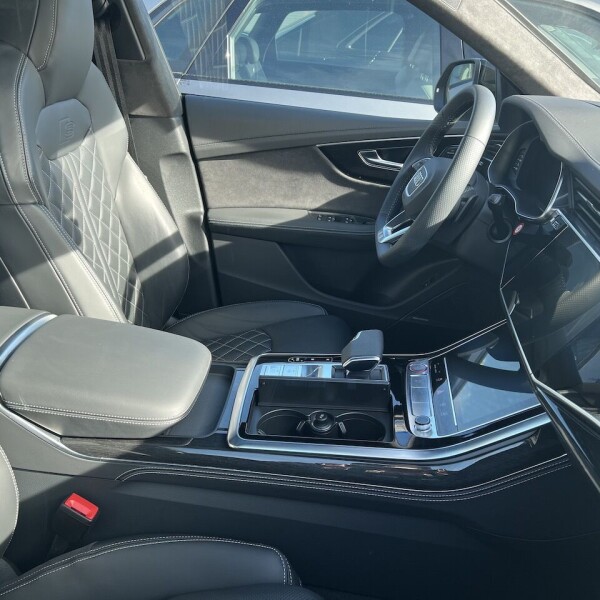 Audi SQ8 из Германии (80271)