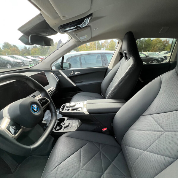 BMW iX из Германии (80428)