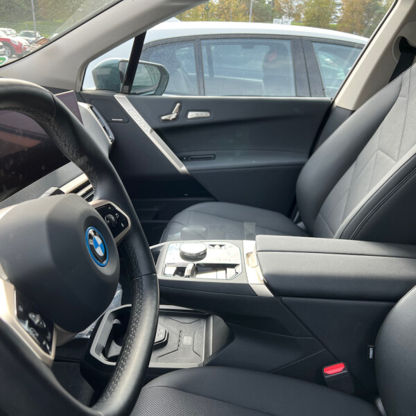 BMW iX из Германии (80430)