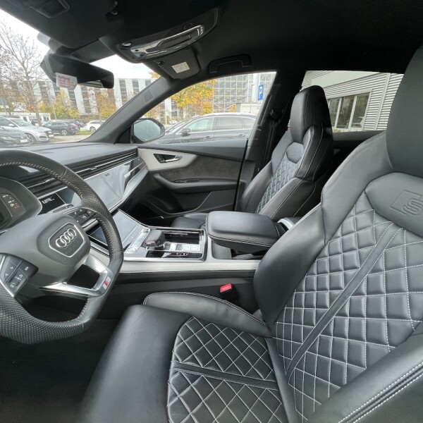 Audi Q8 из Германии (81056)