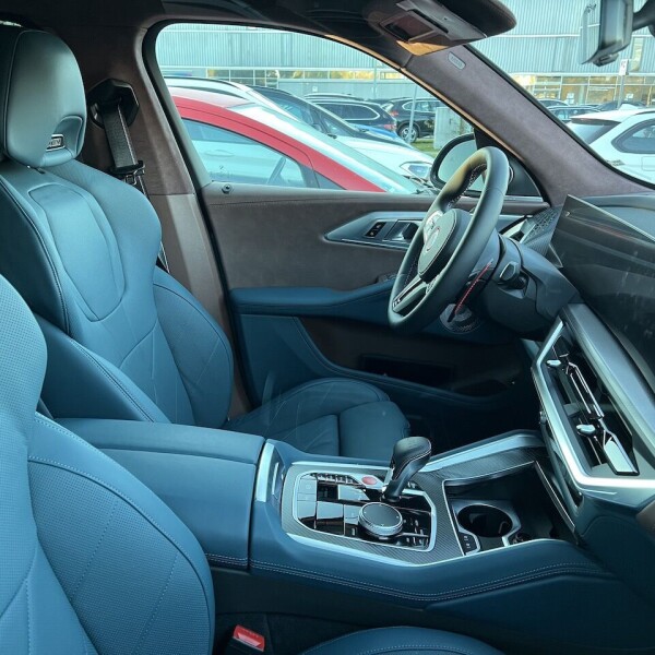 BMW XM из Германии (81122)