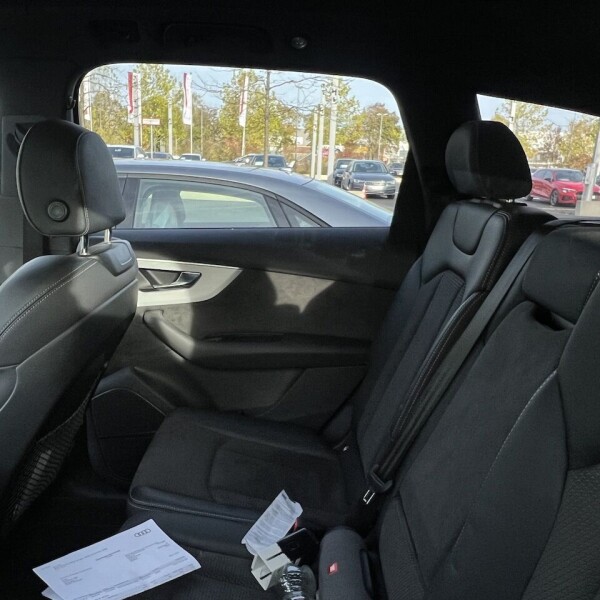 Audi Q7 из Германии (81197)