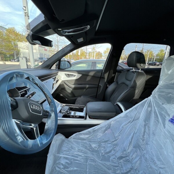 Audi Q7 из Германии (81199)