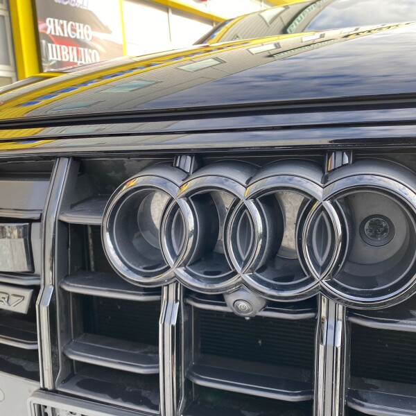 Audi SQ7 из Германии (82757)