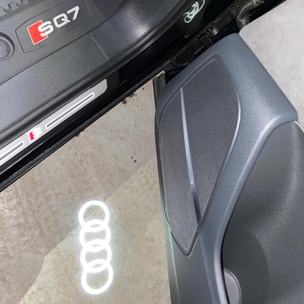 Audi SQ7 из Германии (82723)
