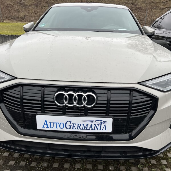 Audi e-tron из Германии (90895)