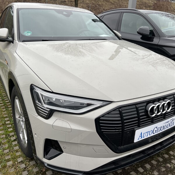 Audi e-tron из Германии (90893)
