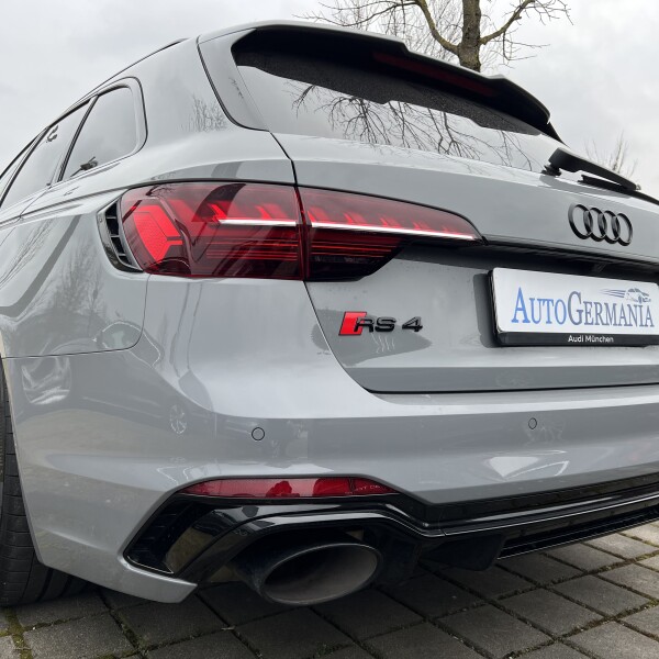 Audi RS4 из Германии (91021)