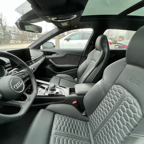 Audi RS4 из Германии (91004)