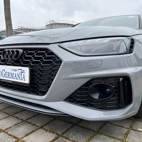Audi RS4 из Германии (91031)