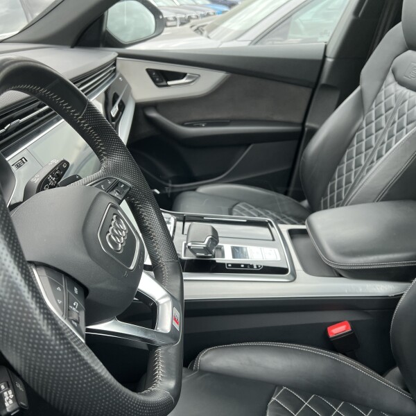 Audi Q8 из Германии (91446)
