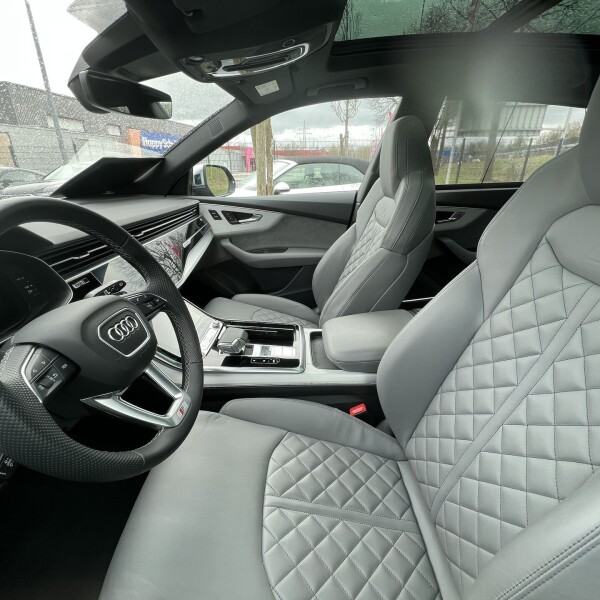 Audi SQ8 из Германии (93879)