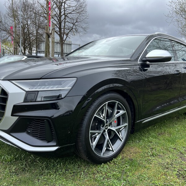 Audi SQ8 из Германии (93901)