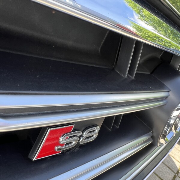 Audi S8  из Германии (97071)