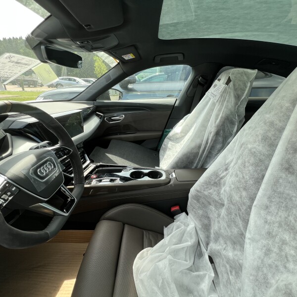 Audi e-tron GT из Германии (98817)