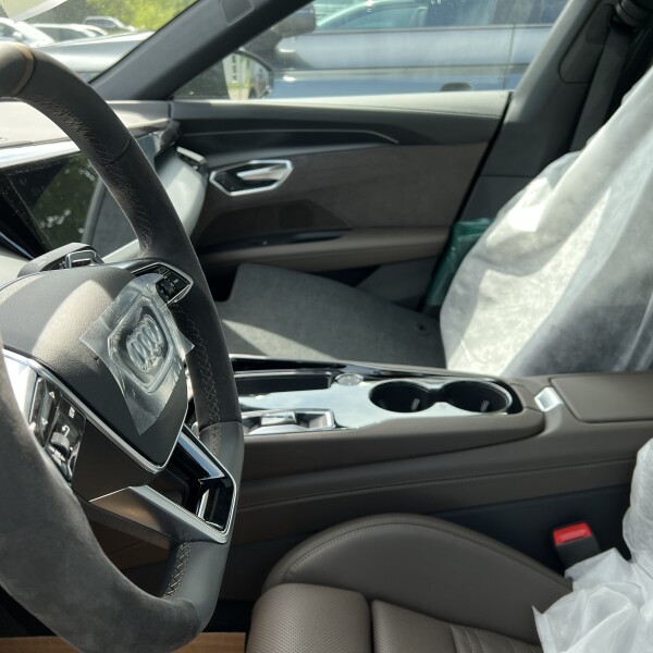 Audi e-tron GT из Германии (98816)