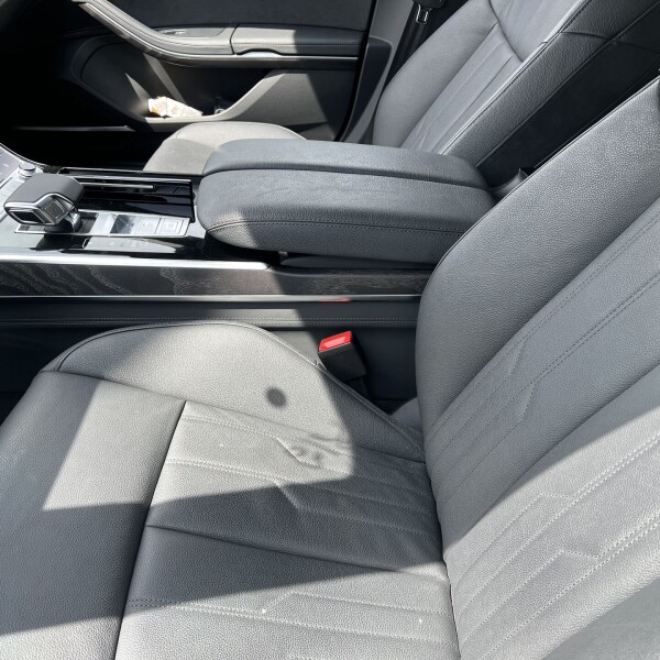 Audi A8  из Германии (99351)