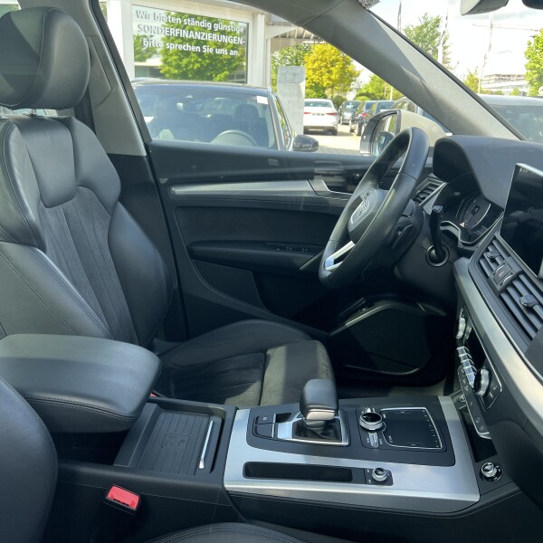 Audi Q5 из Германии (99475)