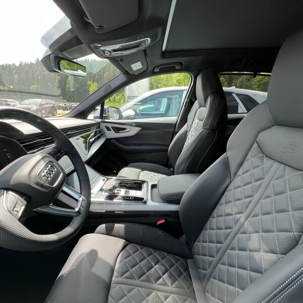 Audi Q7 из Германии (99580)