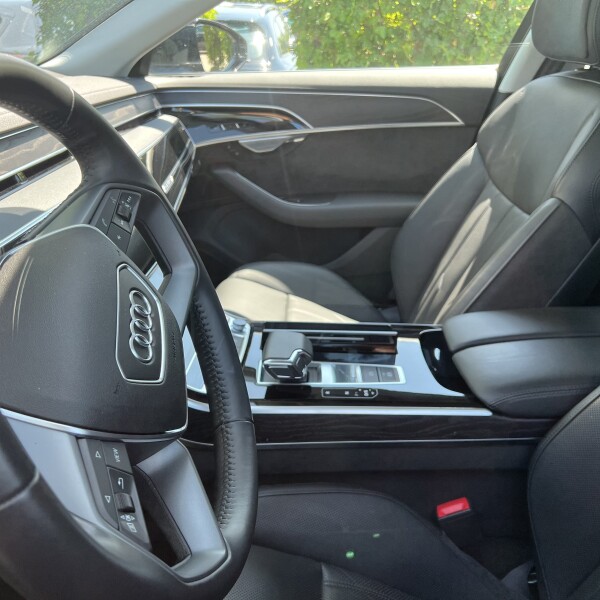 Audi A8  из Германии (100062)