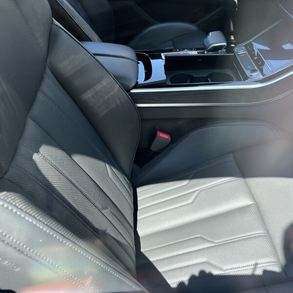 Audi A8  из Германии (100078)