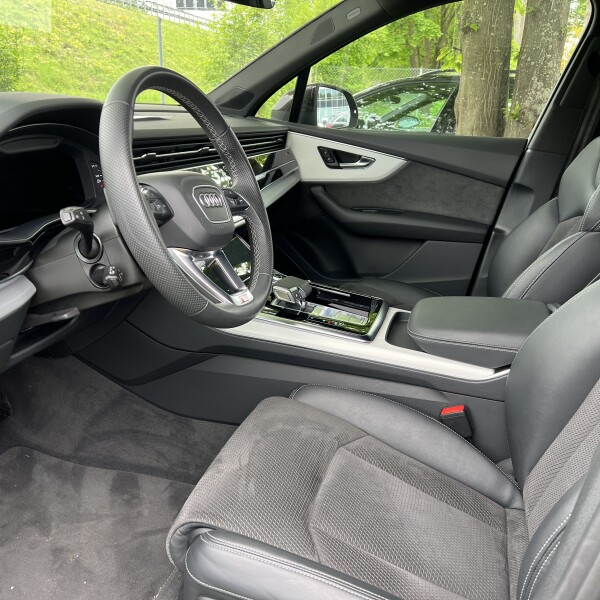 Audi Q7 из Германии (103079)