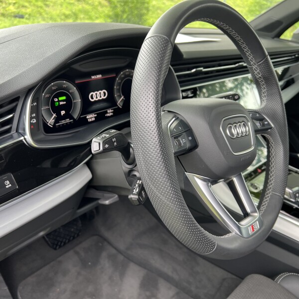 Audi Q7 из Германии (103078)