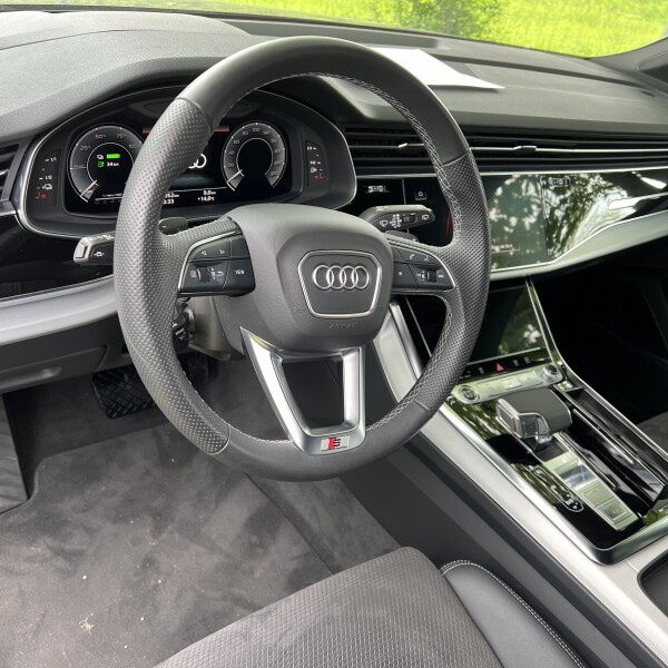 Audi Q7 из Германии (103077)