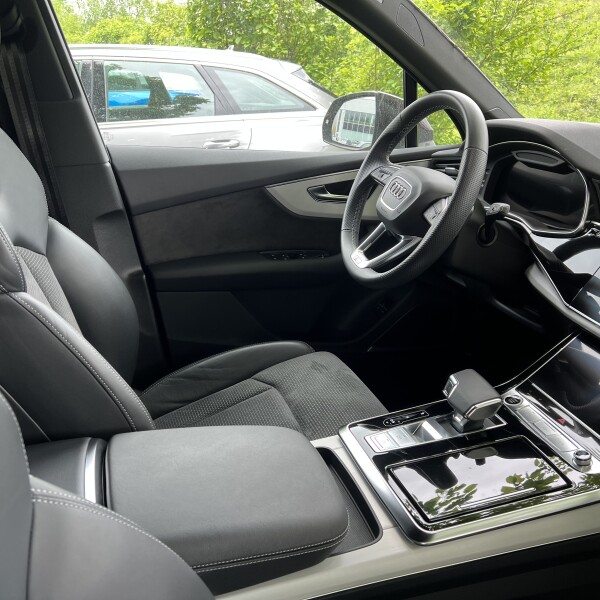 Audi Q7 из Германии (103075)