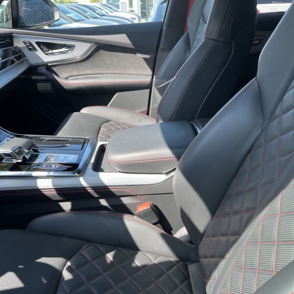 Audi SQ7 из Германии (104120)