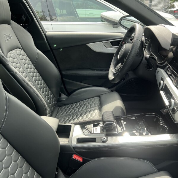 Audi RS4 из Германии (104479)