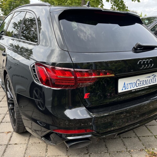 Audi RS4 из Германии (104475)