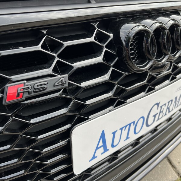 Audi RS4 из Германии (104483)