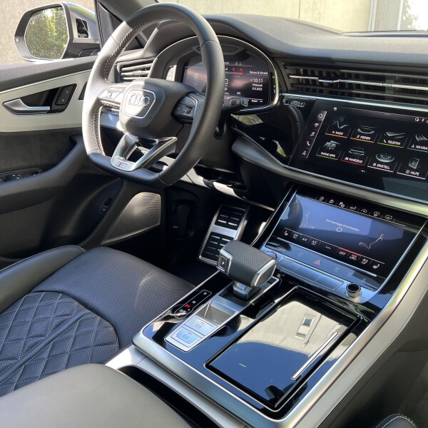 Audi SQ8 из Германии (104693)