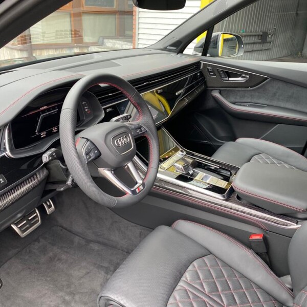 Audi Q7 из Германии (107007)