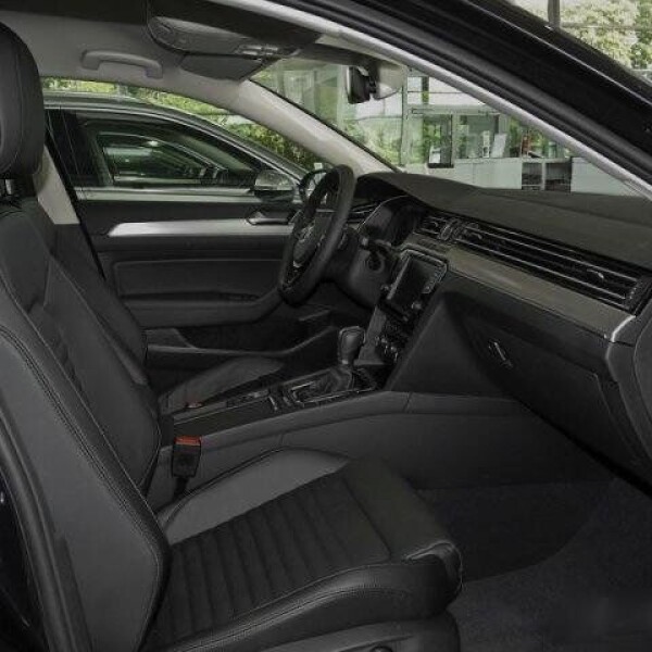 Volkswagen Passat из Германии (8190)