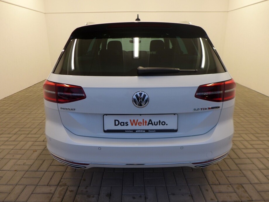 VW Passat Highline  2.0TDI (239PS) 4Motion R-Line Универсал З Німеччини (17744)