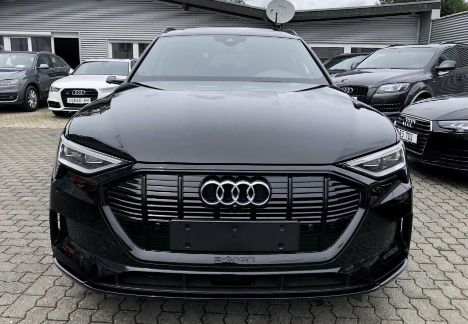 Audi e-tron З Німеччини (20742)