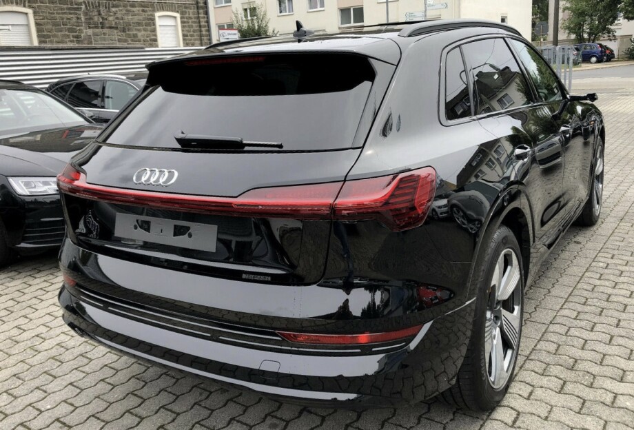 Audi e-tron З Німеччини (20746)