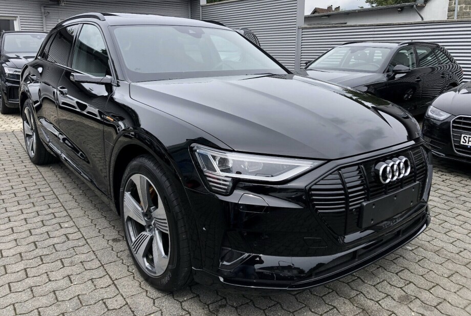 Audi e-tron З Німеччини (20743)