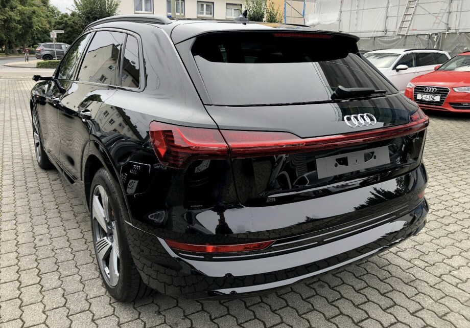 Audi e-tron З Німеччини (20748)
