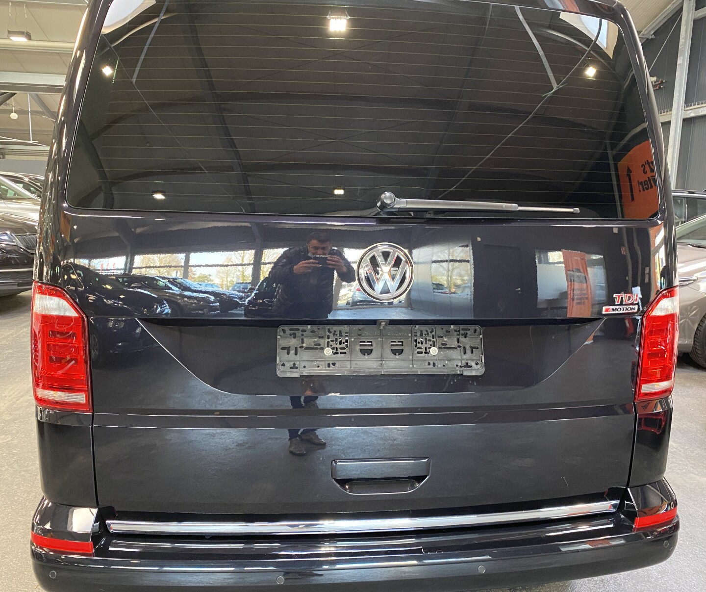 VW Multivan 2.0TDI (204PS) Highline 4Motion LED З Німеччини (36573)